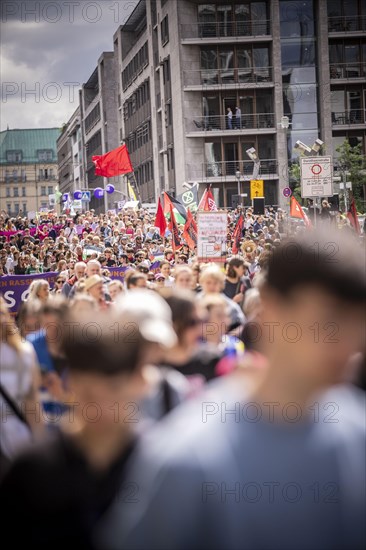 Berlin, 31.05.2024. Climate strike by Fridays For Future with over 13, 000 mostly young people in
