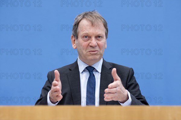 Prof. Dr Hans-Martin Henning, Chairman of the Expert Council for Climate Issues (ERK), recorded