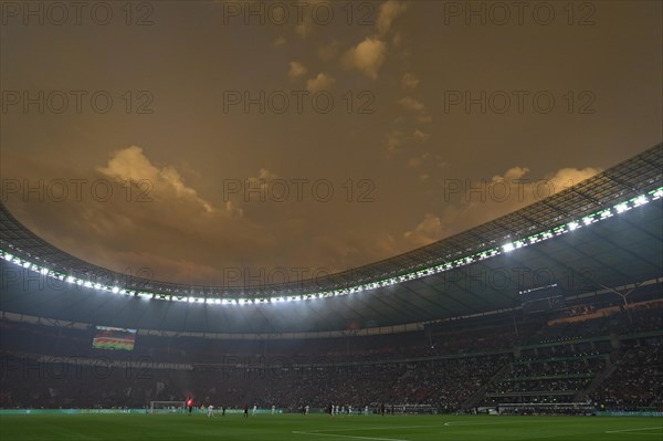 Overview, thunderstorm, thunderstorm atmosphere, dark clouds, threatening, Bengalos, pyrotechnics,