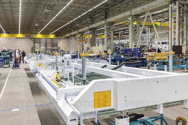Minister President Michael Kretschmer visited TRUMPF Sachsen SE in Neukirch. After being welcomed