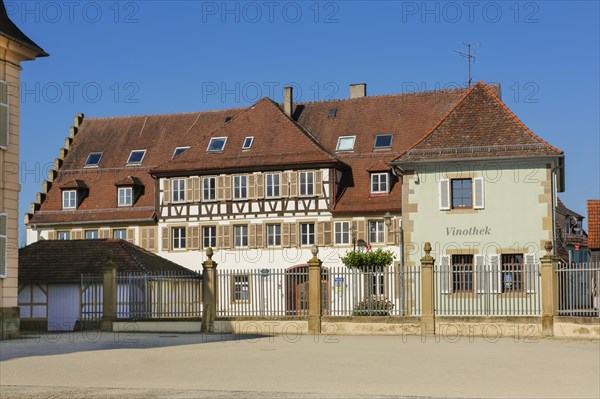 Left former cavalier building of the castle, later Latin school, today music school, right museum