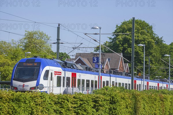 Local train at the railway station, Bad Zwischenahn, Lower Saxony, Germany, Europe