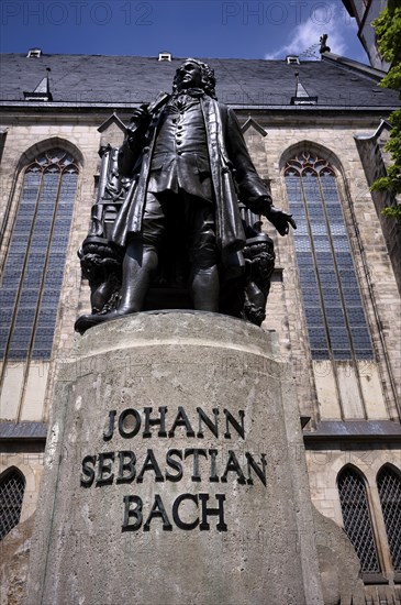 Monument to Johann Sebastian Bach in front of St Thomas' Church, Leipzig, Saxony, Germany, Europe
