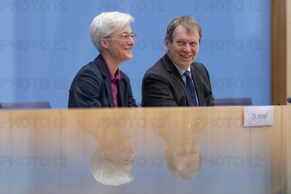 Prof. Dr Hans-Martin Henning, Chairman of the Expert Council for Climate Issues (ERK) and Dr