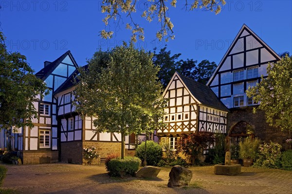 Five-gabled corner, architectural monument in the evening, half-timbered houses in the Freiheit Alt