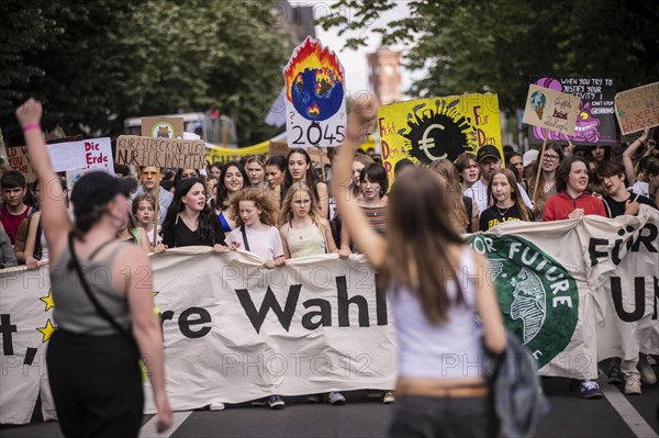 Berlin, 31.05.2024. Climate strike by Fridays For Future with over 13, 000 mostly young people in