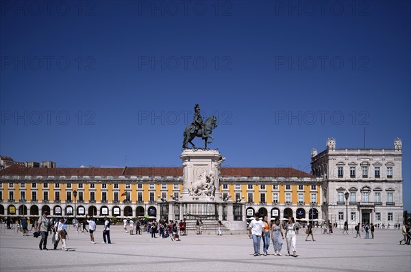 Tourists, equestrian statue of King Joseph I. Praça Square, Praca do Comercio, Baixa, Lisbon,