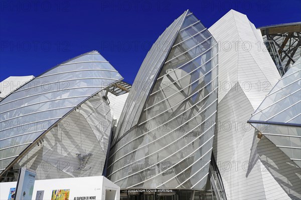 Fondation Louis Vuitton, private museum of modern art, architect Frank Gehry, Bois de Bologne,