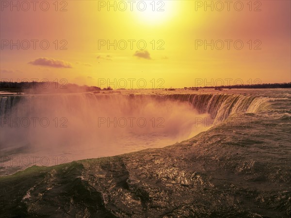Landscape of Niagara Horseshoe falls in early Spring