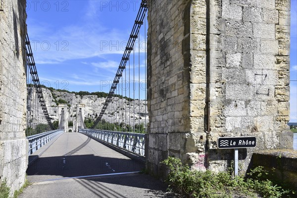 The Pont du Robinet bridge over the River Rhône connects Viviers, in the Département of Ardèche,