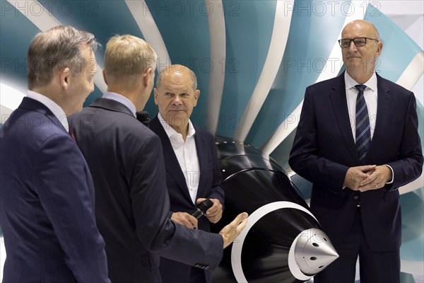 Olaf Scholz (Chancellor of the Federal Republic of Germany, SPD) and Dietmar Woidke (Minister