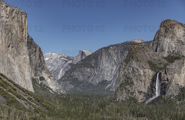 Tunnel View at Yosemite National Park, California, USA, North America
