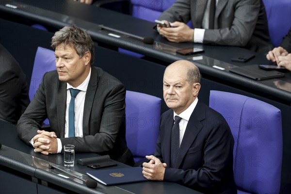 Federal Chancellor Olaf Scholz in front of the start of his government statement in the Bundestag