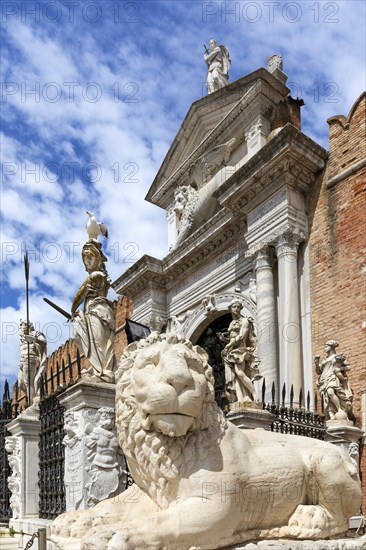 Portal Ingresso di Terra with statues of the Arsenal in Venice