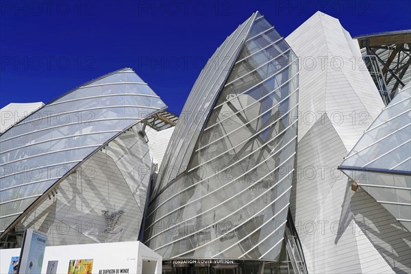 Fondation Louis Vuitton, private museum of modern art, architect Frank Gehry, Bois de Bologne,