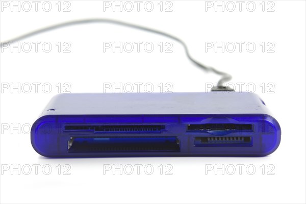 Reader for various memory cards, Reader for various memory cards