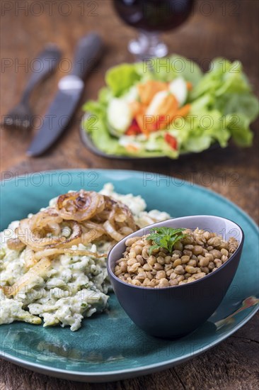 Bavarian pasta with brown lentils