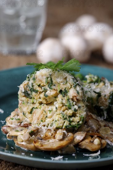 Filled dumplings with mushroom sauce