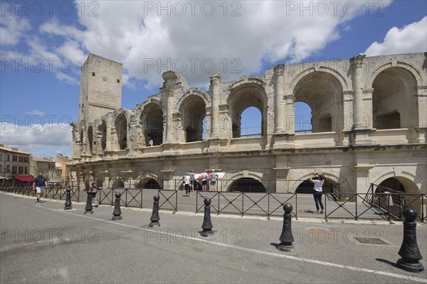 Amphithéâtre and people, pram, amphitheatre, amphitheatre, ancient, Roman, building, Arles,