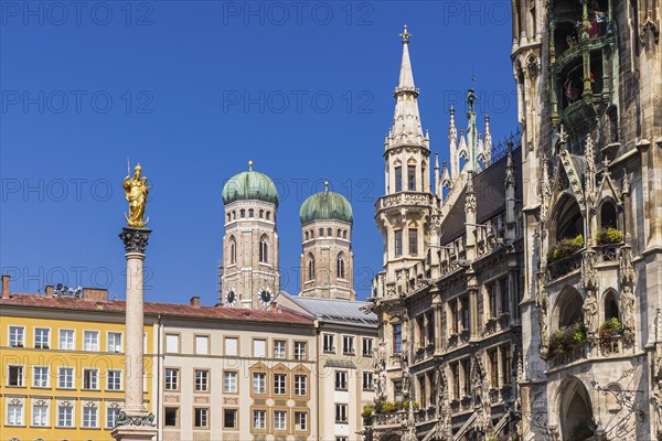Statue of Maria with child, Church of our Lady and the Townhall