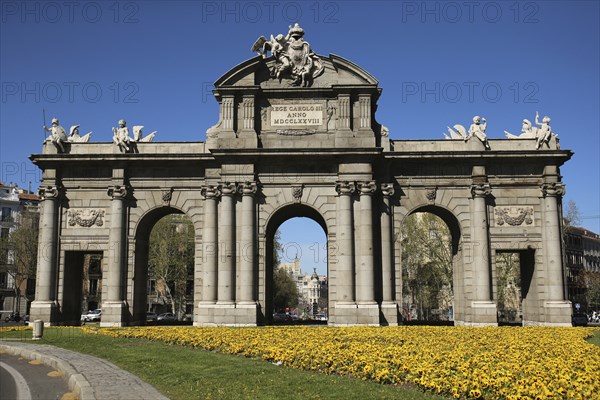 Puerta de Alaca on Plaza de la Independencia, famous tourist attraction