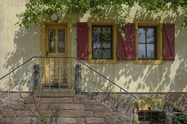 Winegrower's house in the historic Theresienstrasse, Rhodt unter Rietburg, German Wine Route, also
