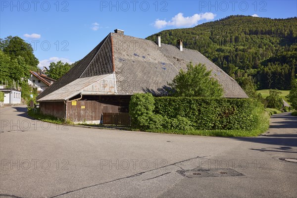 Black Forest house at a crossroads in the historic district of Geschwend, Todtnau, Black Forest,