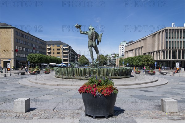 Bronze figure of Poseidon, god of the sea, by Carl Milles, fountain at Gotaplatsen, Avenyn,