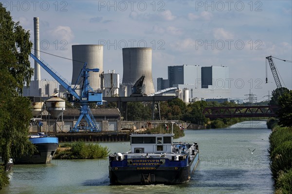 Datteln-Hamm Canal, harbour near Hamm-Uentrop, behind the RWE power plant Westfalen, coal-fired