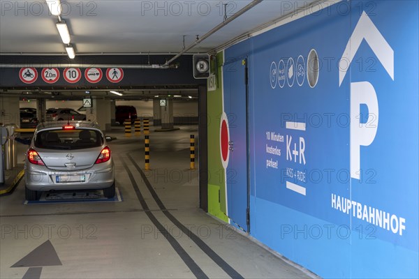 Car park at the main station, entrance for the Kiss and Ride car park, 10 minutes free parking, to