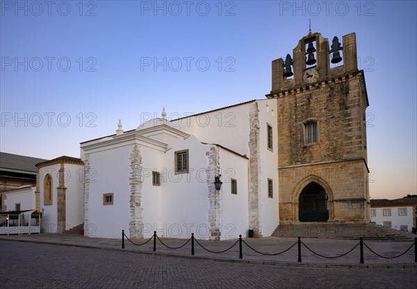 Cathedral Igreja da Sé Catedral de Faro, old town, Faro, blue hour, twilight, Algarve, Portugal,