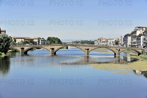River Arno with Ponte S. Trinita, Florence, Tuscany, Italy, Europe, A wide bridge over a quiet