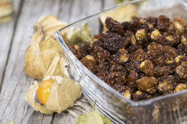 Dried Physalis (with some fresh fruits)