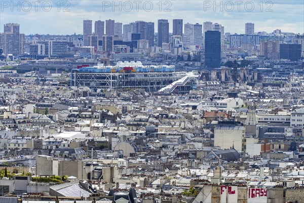 View of Paris from the Sacré-Cur de Montmartre Basilica, Montmartre, Paris, ÃŽle-de-France, France,