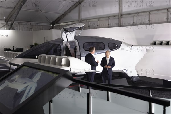 Olaf Scholz (Chancellor of the Federal Republic of Germany, SPD) and Klaus Roewe (CEO of Lilium N.V