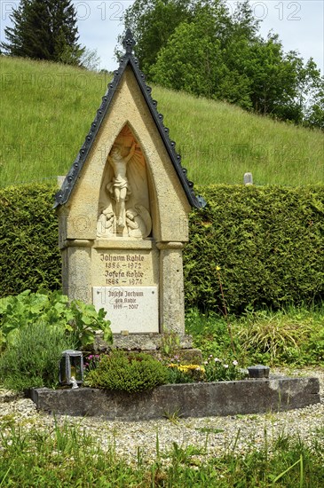 Grave with pointed gable, cemetery in Eisenbach, Kreuzthal, Markt Buchenberg, Allgäu, Swabia,