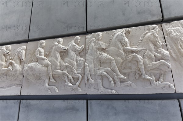 Scene with horsemen from the Parthenon frieze, reconstruction, Acropolis Museum, architect Bernard
