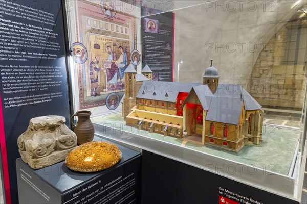 The imperial palace of Goslar covers an area of around 340 by 180 metres, situated at the foot of