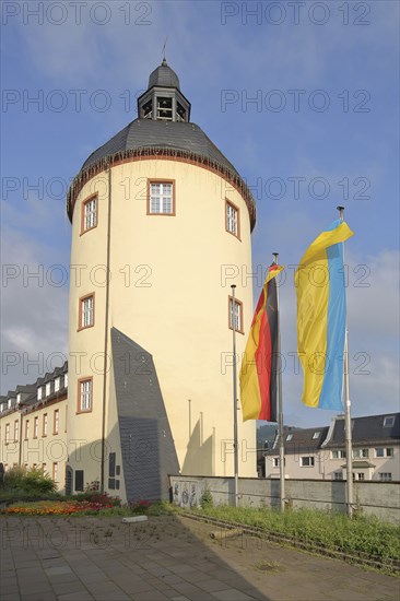 Thick tower with German and Ukrainian national flags, baroque, Lower Castle, Siegen, Siegerland,