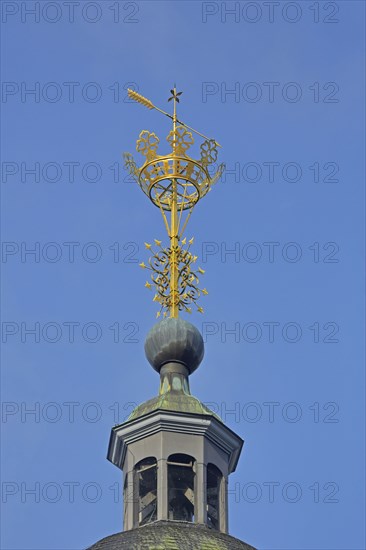 Landmark golden crown on the spire of the Nikolaikirche, golden, crown, detail, cut-out,