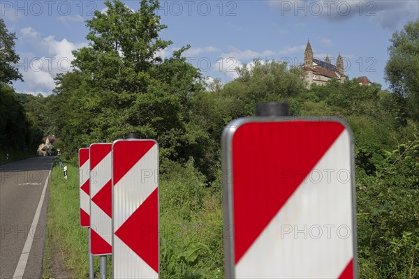 View from the roadside to the Comburg, Steinbach, Schwäbisch Hall-Steinbach, road sign, traffic
