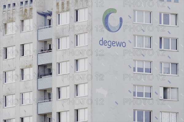 Prefabricated building of degewo in Marzahn, photographed in Berlin, 07.08.2024