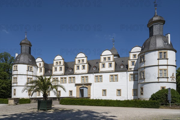 Neuhaus Castle, moated castle, Weser Renaissance, Paderborn, Westphalia, North Rhine-Westphalia,