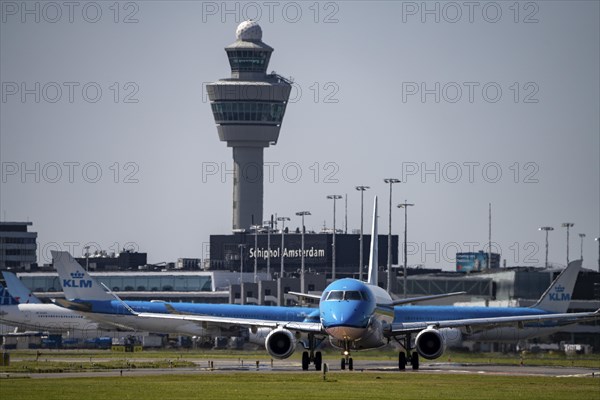 Aircraft at Amsterdam Schiphol Airport, on the taxiway for take-off on the Aalsmeerbaan, 18L/36R,