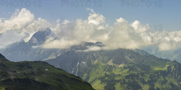 Mountain panorama from Zeigersattel to Höfats 2259m, Allgäu Alps, Allgäu, Bavaria, Germany, Europe