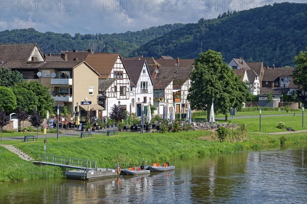 Münchhausen town of Bodenwerder on the banks of the Weser. Bodenwerder, Weserbergland, Lower
