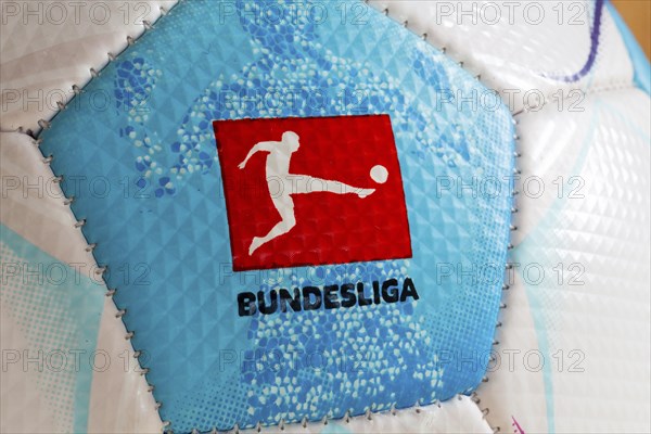 Symbolic image of the 2024/25 Bundesliga: close-up of the Bundesliga logo on the DERBYSTAR match