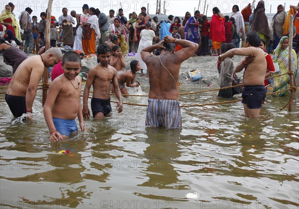 Allahabad, India, 20.01.2010, Hindus gather for the Magh Mela in Allahabad to take a holy dip at