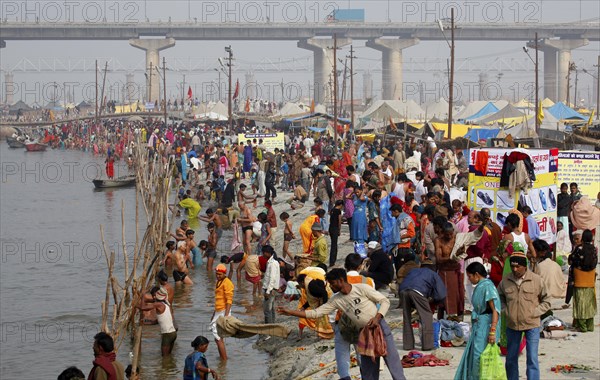 Allahabad, India, 20.01.2010, Hindus gather for the Magh Mela in Allahabad to take a holy dip at