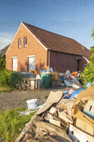Household waste, bulky waste, clearing out, household clearance, disposal, uninhabitable, detached